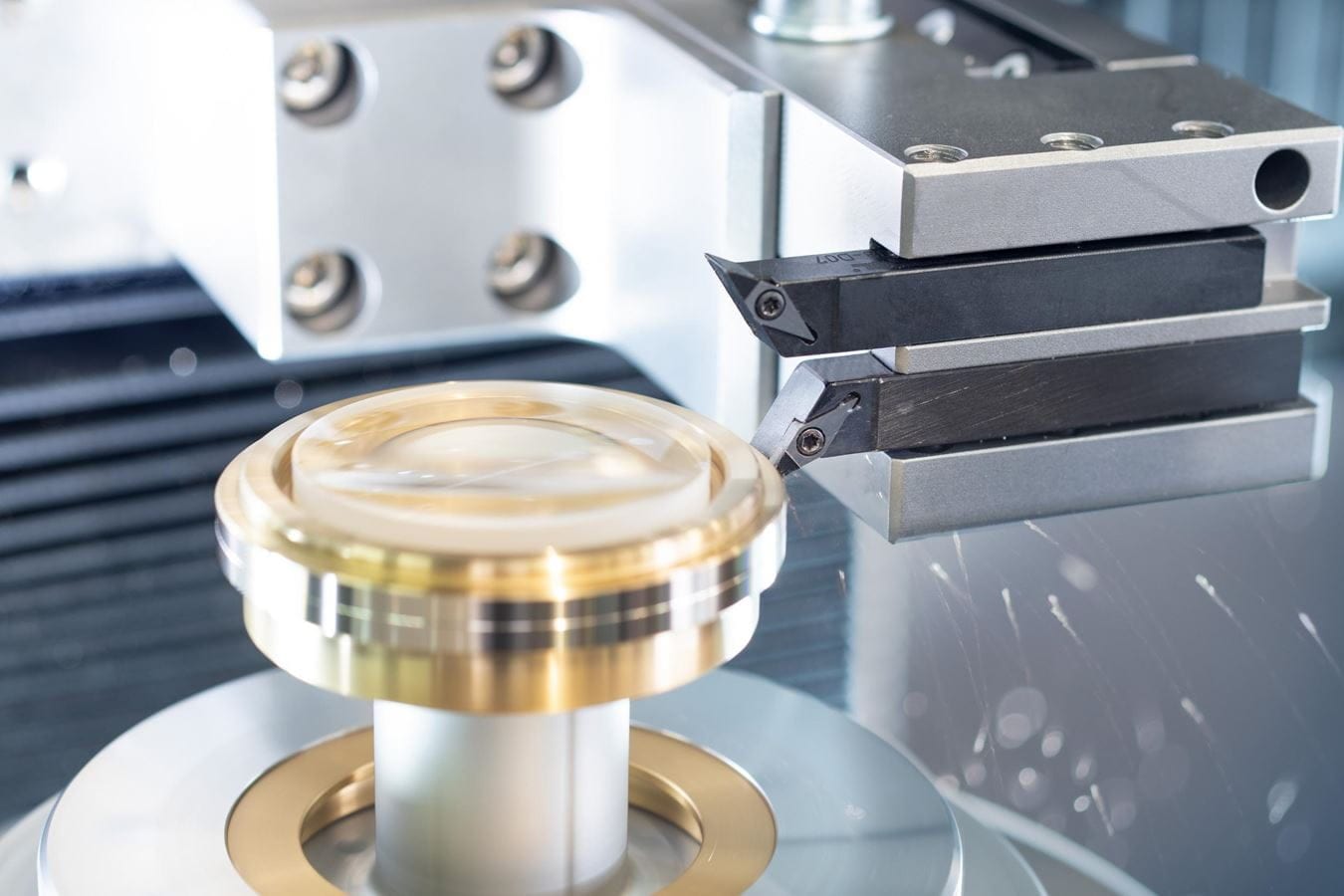 Lens Centration Process Centration measurement | TRIOPTICS